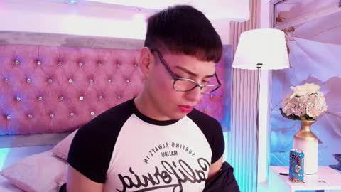 Connor   online show from 06-09-26, 01:01