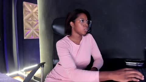 Snapshot of connywellss chatting on 05-29-26, 07:34 Nilo Solem online show from 05-29-26, 07:34