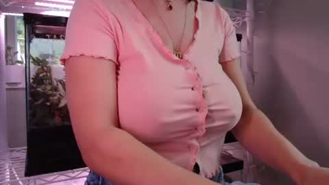 Snapshot of constantcumquest chatting on 10-12-25, 07:57 ANR Mommy online show from 10-12-25, 07:57