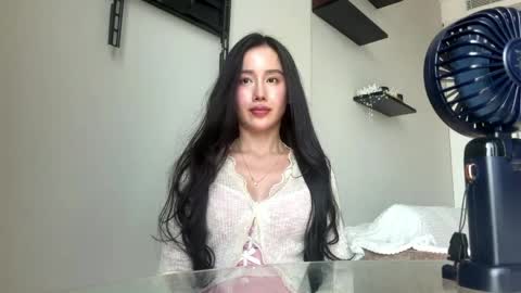 Snapshot of contessakiniry chatting on 05-20-26, 01:28 Mila online show from 05-20-26, 01:28
