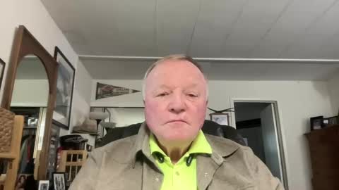 Snapshot of cookoosnest chatting on 01-15-25, 12:30 cookoosnest online show from 01-15-25, 12:30