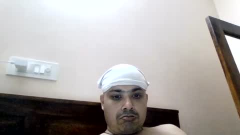 Snapshot of cool_breeze09 chatting on 06-18-26, 06:46 Cool Breeze09 online show from 06-18-26, 06:46