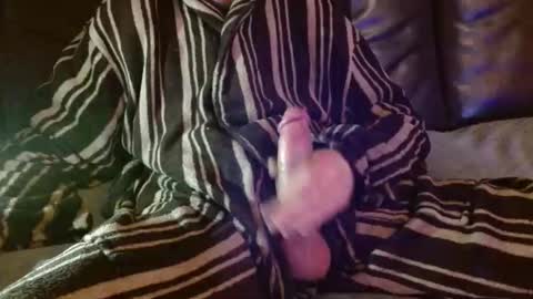 Snapshot of coolbreeze420842217 chatting on 12-05-25, 05:09 coolbreeze420 online show from 12-05-25, 05:09