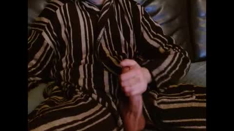 Snapshot of coolbreeze420842217 chatting on 12-16-25, 06:35 coolbreeze420 online show from 12-16-25, 06:35