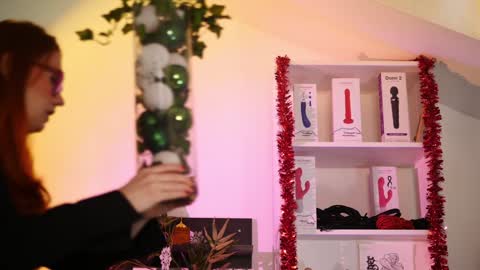 Ginger The Cringer online show from 12-31-24, 09:31