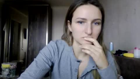 cora_fora online show from 12-22-25, 09:39