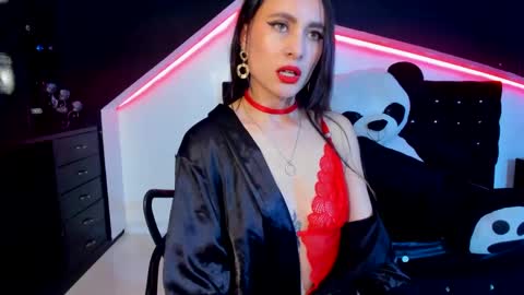 Snapshot of coral_gibson chatting on 03-08-25, 04:06 Coral online show from 03-08-25, 04:06