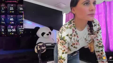 Snapshot of coral_gibson chatting on 11-01-25, 01:02 Coral online show from 11-01-25, 01:02