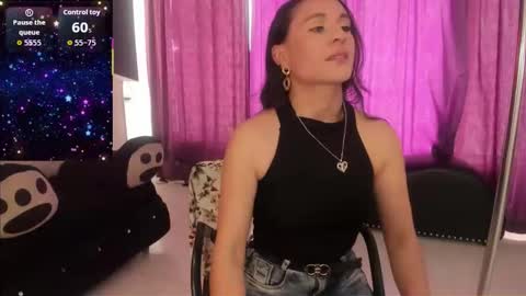 Snapshot of coral_gibson chatting on 11-08-25, 01:44 Coral online show from 11-08-25, 01:44