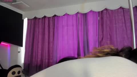 Snapshot of coral_gibson chatting on 11-24-25, 02:06 Coral online show from 11-24-25, 02:06