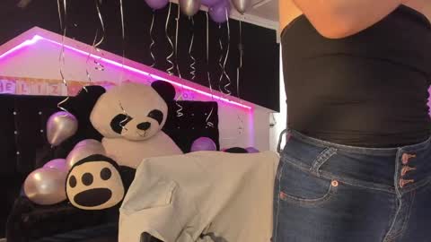 Snapshot of coral_gibson chatting on 04-01-26, 01:01 Coral online show from 04-01-26, 01:01