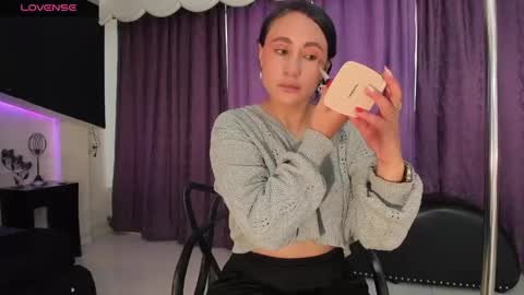 Snapshot of coral_gibson chatting on 04-15-26, 12:23 Coral online show from 04-15-26, 12:23