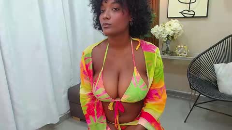 Snapshot of coral_lise chatting on 03-08-25, 11:05 Coral online show from 03-08-25, 11:05