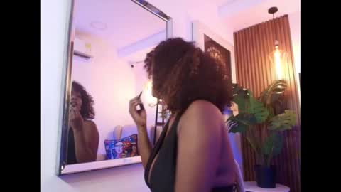 Snapshot of coral_lise chatting on 09-14-25, 03:44 Coral online show from 09-14-25, 03:44