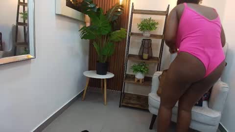 Snapshot of coral_lise chatting on 09-15-25, 11:10 Coral online show from 09-15-25, 11:10
