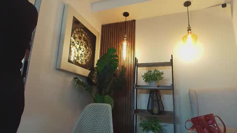 Snapshot of coral_lise chatting on 09-27-25, 11:15 Coral online show from 09-27-25, 11:15