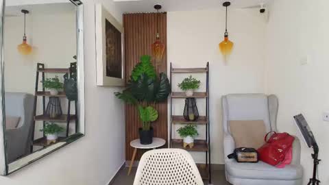 Snapshot of coral_lise chatting on 10-04-25, 11:08 Coral online show from 10-04-25, 11:08