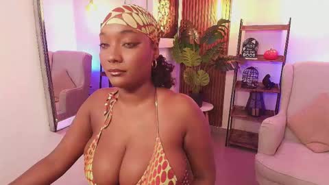Snapshot of coral_lise chatting on 10-17-25, 01:35 Coral online show from 10-17-25, 01:35
