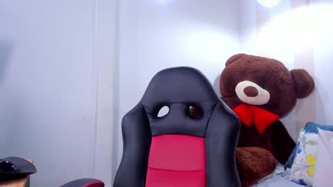 Snapshot of coral_taylorr chatting on 12-21-24, 09:15 Coral online show from 12-21-24, 09:15