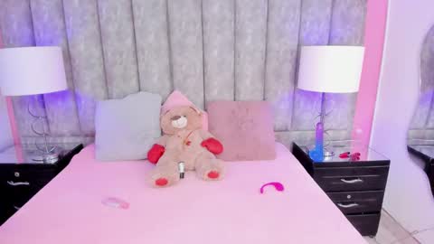 Snapshot of coralharmon chatting on 01-09-25, 01:24 coralharmon online show from 01-09-25, 01:24