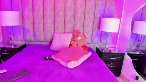 Snapshot of coralharmon chatting on 01-15-25, 04:54 coralharmon online show from 01-15-25, 04:54