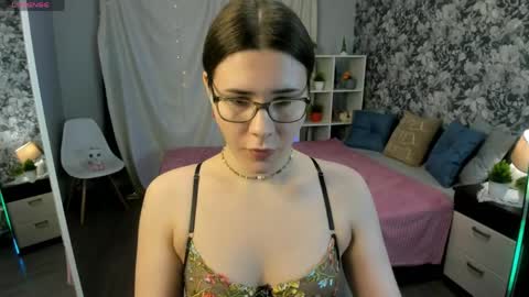 Coraline online show from 04-06-26, 01:01