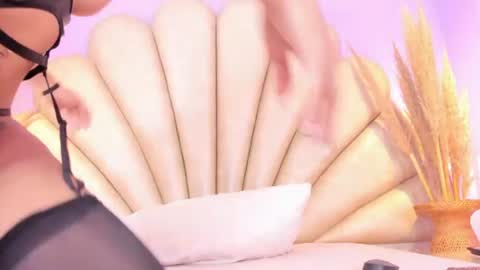 Snapshot of coralinejoness chatting on 08-08-26, 01:02 Juana Michelle 3 online show from 08-08-26, 01:02