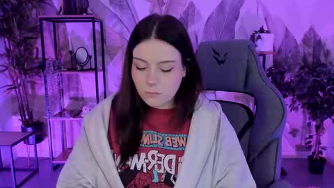 Snapshot of coralinekeyns chatting on 10-03-25, 05:15 little girl who is always right or Coraline online show from 10-03-25, 05:15