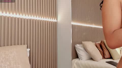 coralineross_ online show from 02-15-25, 02:22