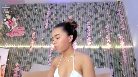 coralineross_ online show from 11-19-25, 10:37
