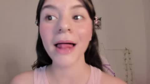 Coraline uwu     Bienvenidos al dulce mundo de Coraline    Hola amores soy Coraline  Una chica  tierna juguetona online show from 07-28-26, 11:58