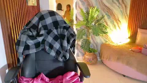 Snapshot of corall_tay1 chatting on 05-21-26, 11:39 corall_tay1 online show from 05-21-26, 11:39