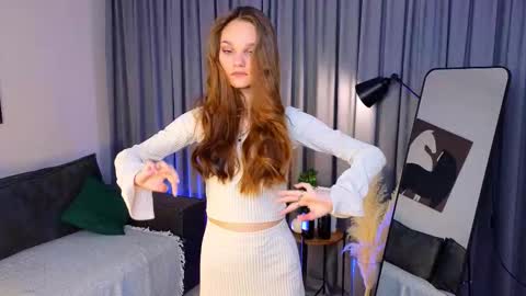 Lia online show from 11-08-25, 03:34