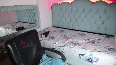 Snapshot of cordelia_perlman chatting on 10-18-25, 08:31 Cordelia online show from 10-18-25, 08:31