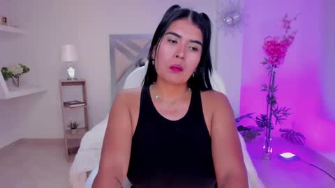 Corina White online show from 03-05-25, 06:12