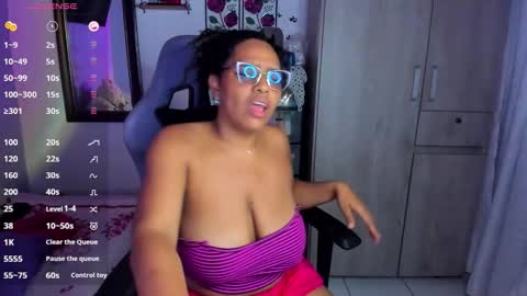 Snapshot of corinastonee chatting on 11-12-25, 02:12 corina online show from 11-12-25, 02:12