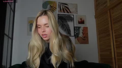 Snapshot of corni__ chatting on 07-01-26, 07:57 Im Cornelia FANSLY free telegram INSTA online show from 07-01-26, 07:57