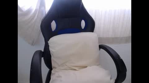 corolaxxl online show from 12-19-25, 07:21