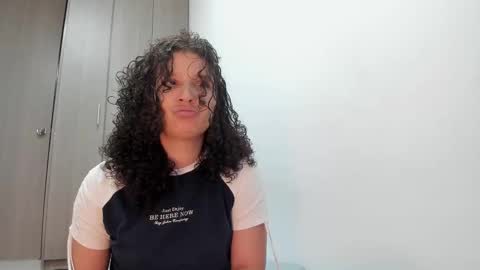 Lunita online show from 10-06-25, 01:41