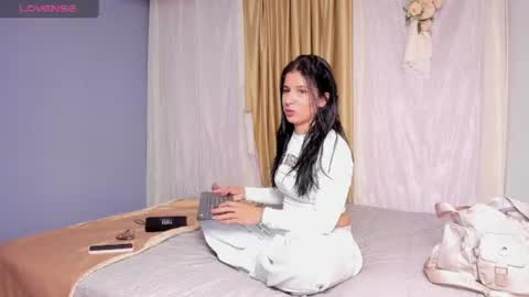 Lunita online show from 06-14-26, 02:35