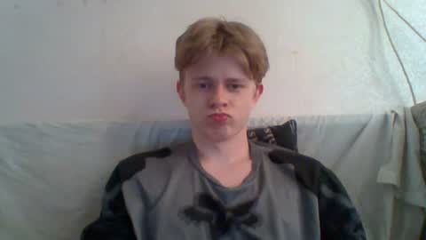 Snapshot of cosm2312 chatting on 06-19-26, 03:49 Andrew online show from 06-19-26, 03:49