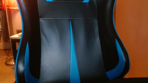 Snapshot of cosmicjones88 chatting on 01-04-25, 04:33 cosmicjones88 online show from 01-04-25, 04:33