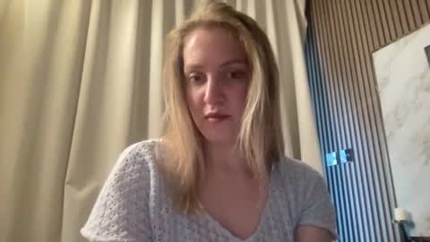 cosmo_blondiee online show from 09-17-25, 01:24