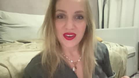 cosmo_blondiee online show from 10-01-25, 04:57