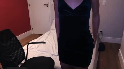 couple_nuts online show from 12-14-24, 09:13