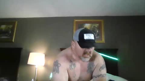 Snapshot of couple_pleaser1 chatting on 10-05-25, 11:02 Ieathairytacos online show from 10-05-25, 11:02
