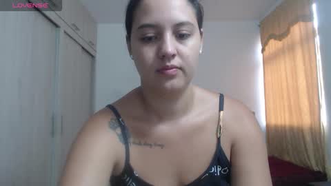  ALEJANDRO Y EMILY  online show from 10-03-25, 12:35