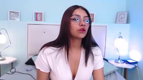 lola y juan online show from 03-12-25, 03:46