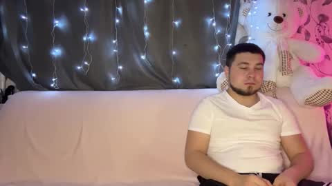 Emily  Ryan online show from 12-04-25, 08:39