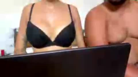 Snapshot of couplemixte25 chatting on 07-01-26, 11:12 Couplemixte25 online show from 07-01-26, 11:12